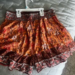 Fun and flirty skort! Can’t even tell these are shorts!